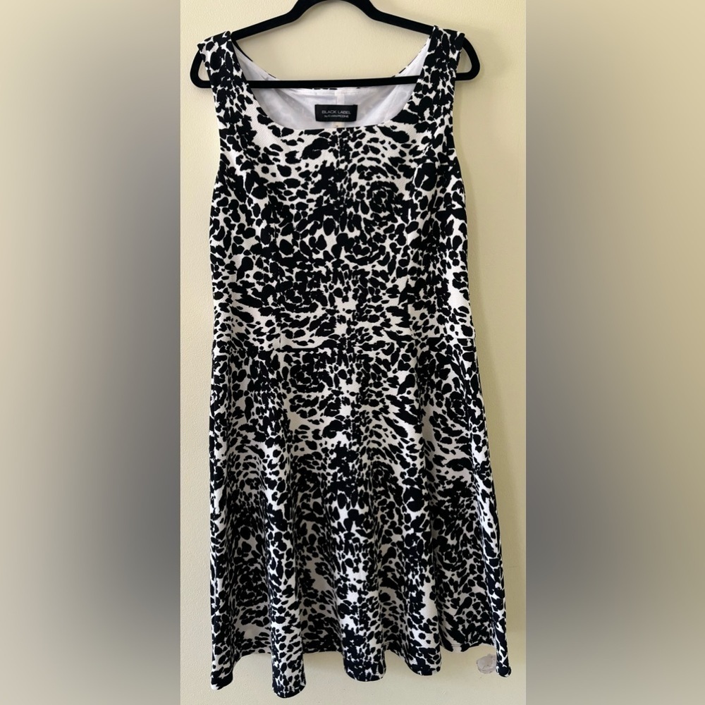 Black Label Evan Picone Dress Women’s Size 14 Sleeveless Shift Animal Lined Midi